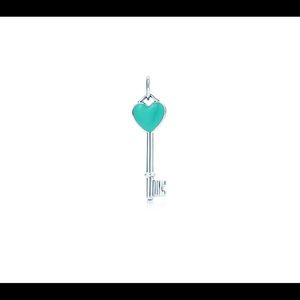 TIFFANY & CO KEYS HEART KEY PENDANT